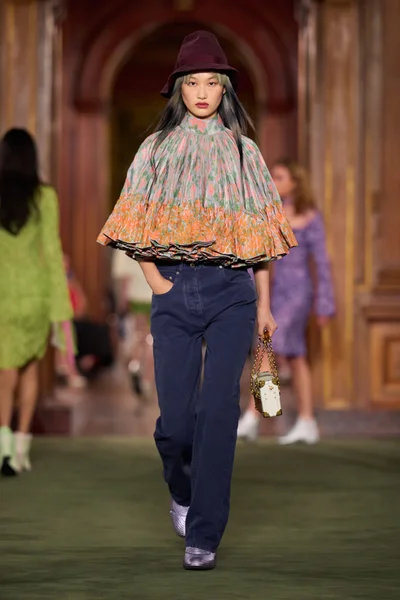 Look 40